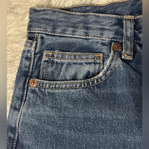 Zara Blue Medium Wash Wide Leg Raw Hem Jeans Size 8 - Picture 15 of 15